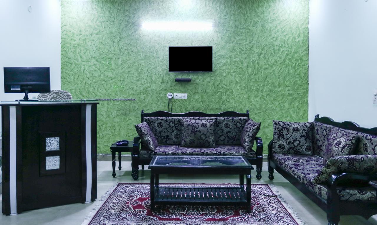 Hotel Treebo Trip Sswag 18 Expressway Noida Exterior foto